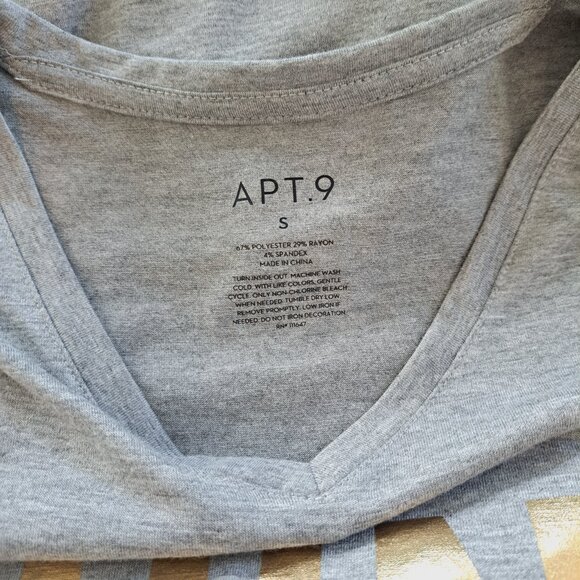Women's Holiday Gray Fitted T-Shirt with Gold Reflective Shine Apt. 9 Size Small - Picture 5 of 5